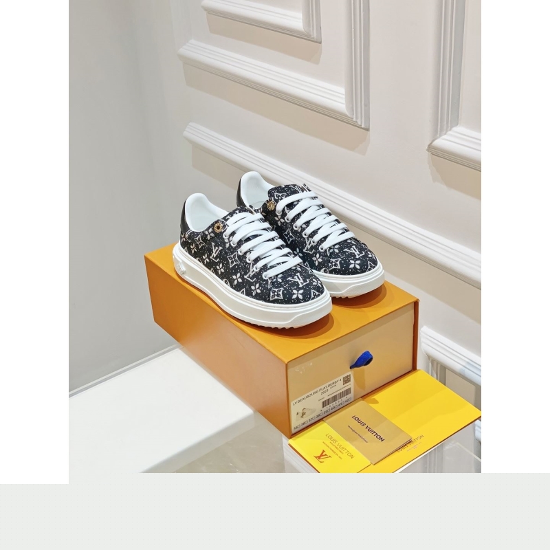 l**is V*t*n sneakers